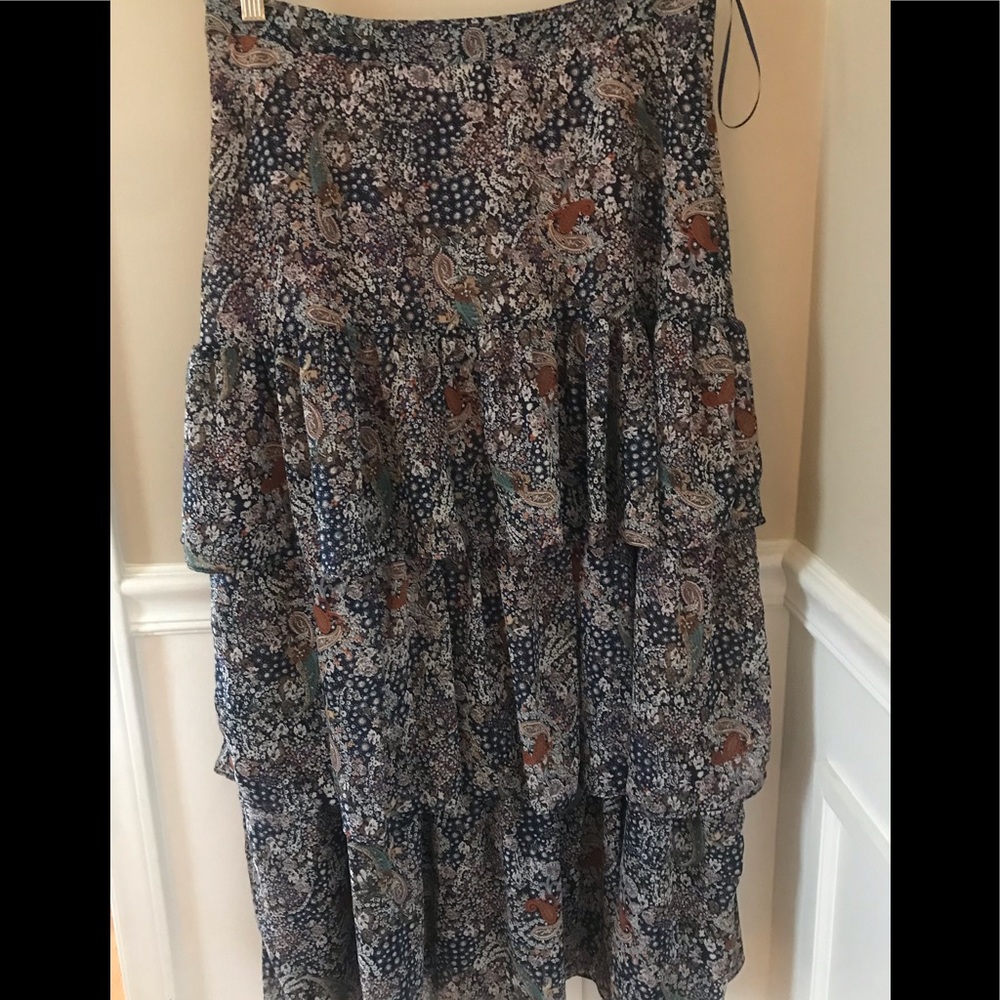 Dress Forum Tiered Midi Skirt Medium Ultra Feminine 💕
